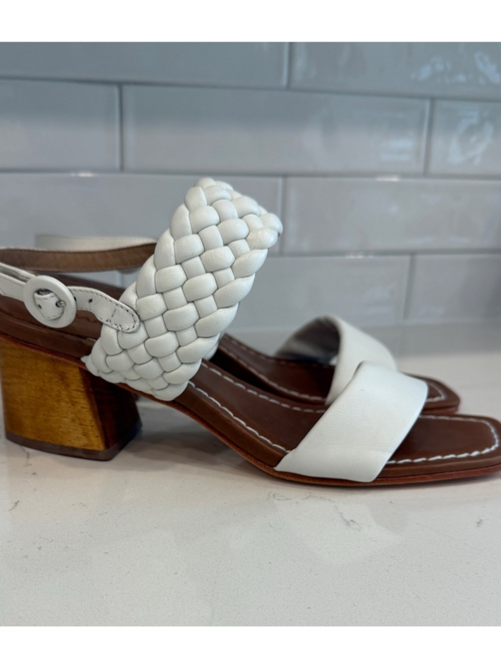New Bernardo Leather White Braided Strap Block Heel Sandals Size 8.